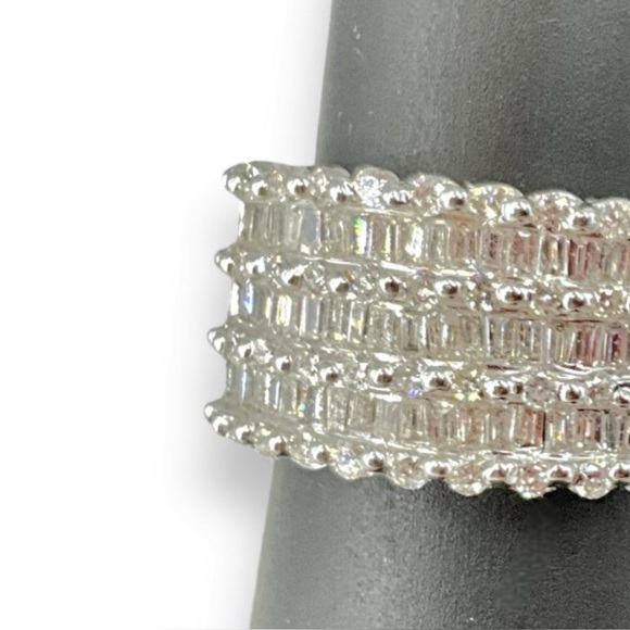 One carat diamond ring 14k size 6.75 baguettes and rounds - Picture 4 of 7